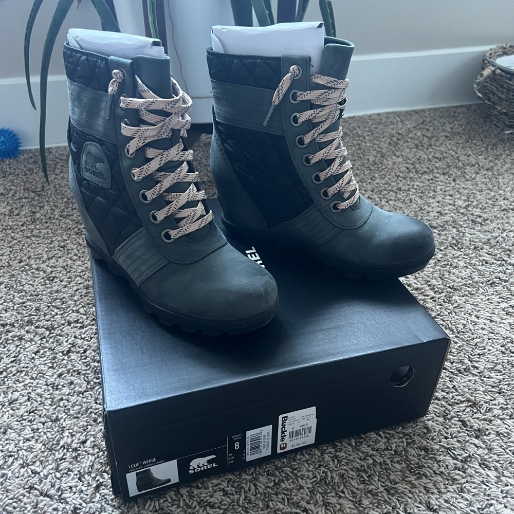 Sorel Lexie wedge boot